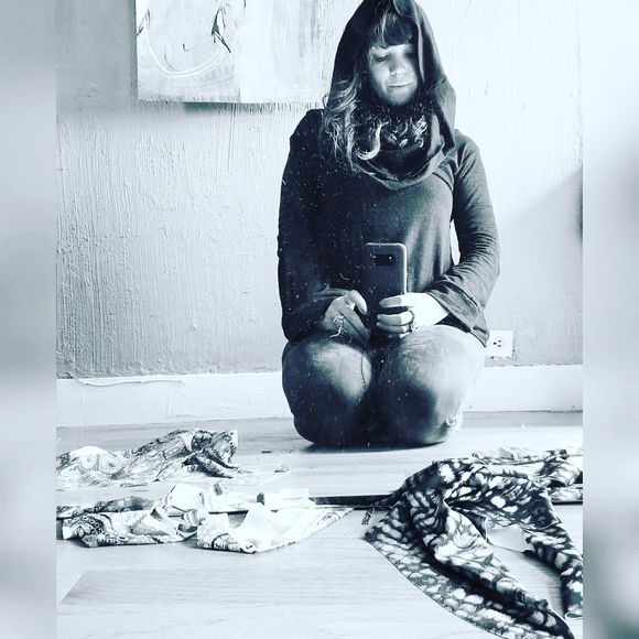 Meet your Posher, Elise - Picture 1 of 1