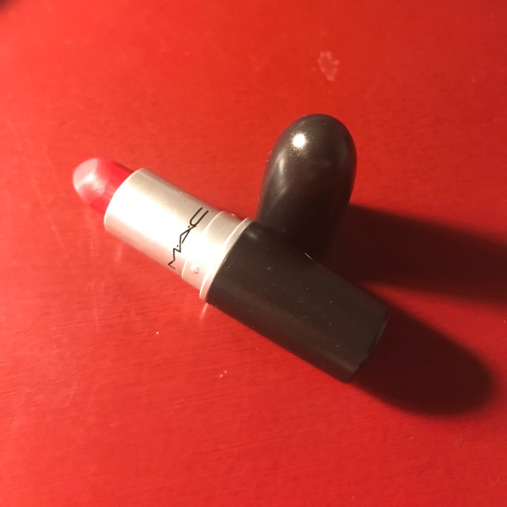 mac russian red lipstick
