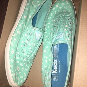 women’s keds