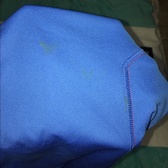 Under Armour long sleeve💙 - Picture 2 of 4