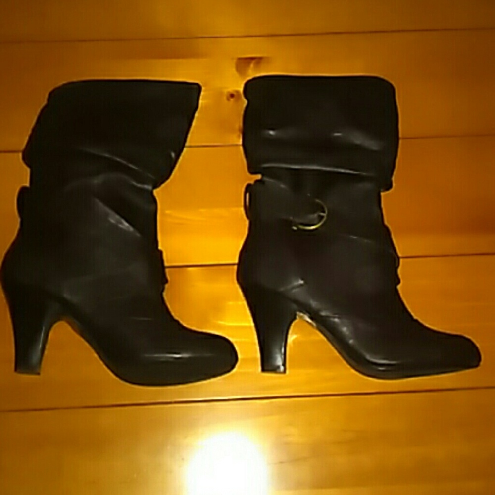 FINAL SALEN NWOT Cathy Jean brown boots