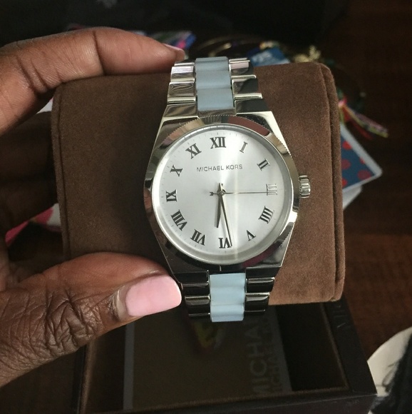 Authentic Silver Mk watch. Battery not working - Picture 1 of 1