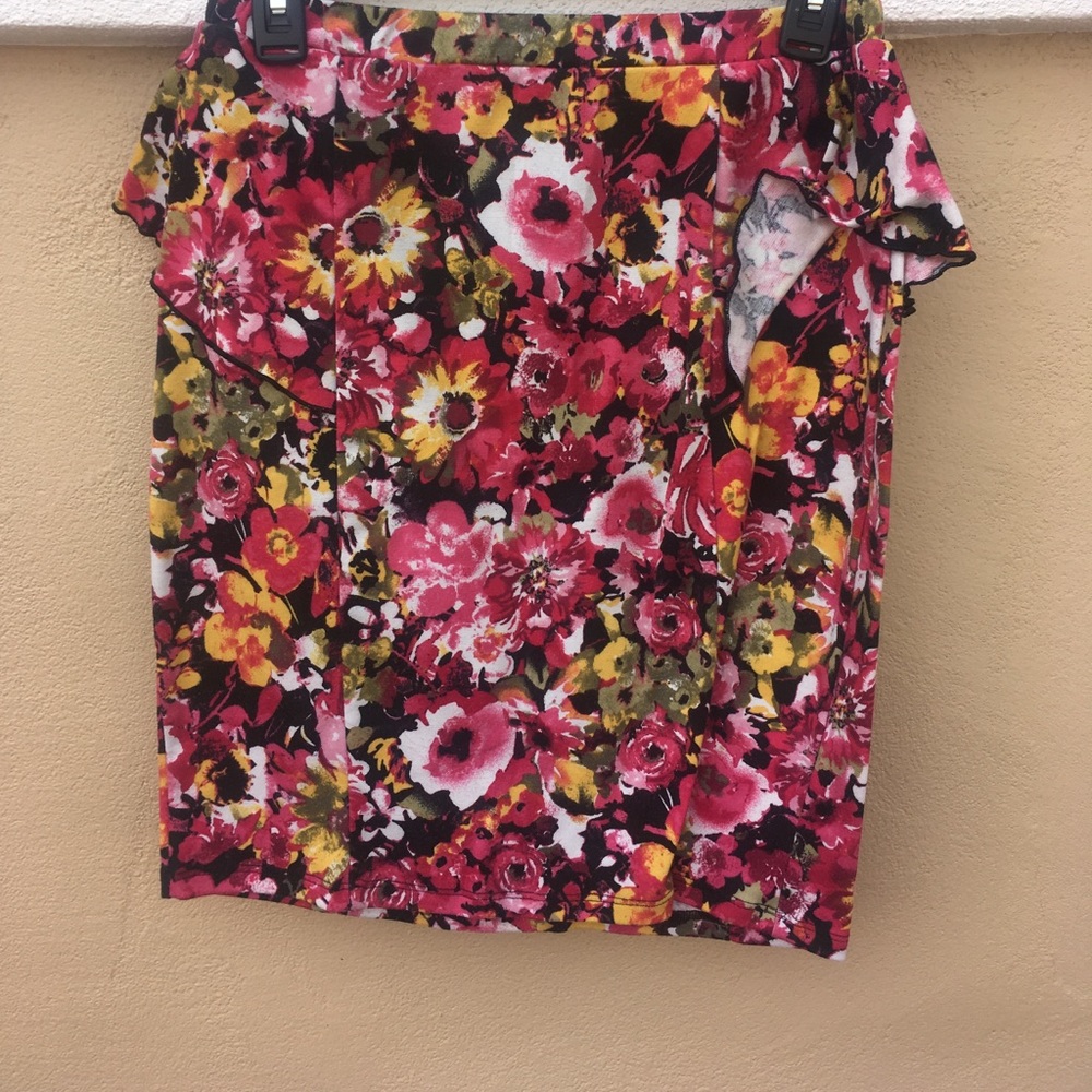 Floral pencil skirt with peplum detail