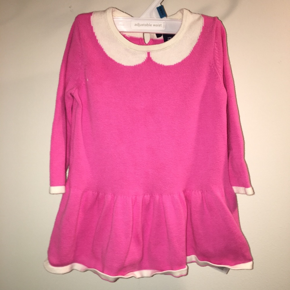 Adorable baby gap dress with Peter Pan detail!