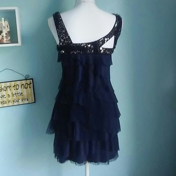 ✨HP✨ Miss Me Tiered Pleated Ruffle Sequin Dress - Picture 4 of 5