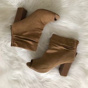 Chinese Laundry Shoes - Chinese Laundry Tan Peep Toe Booties! Chinese Laundry Shoes - Chinese Laundry Tan Peep Toe Booties!