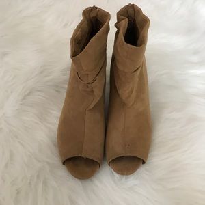 Chinese Laundry Shoes - Chinese Laundry Tan Peep Toe Booties! Chinese Laundry Shoes - Chinese Laundry Tan Peep Toe Booties!