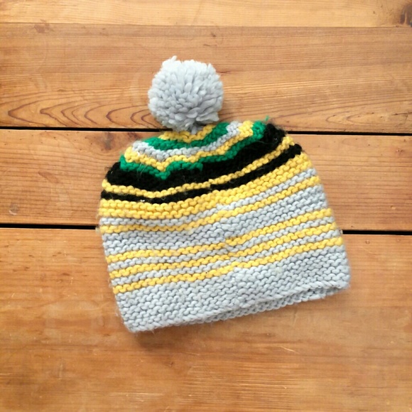 Burton Winter Beanie With Pom Top - Picture 5 of 5