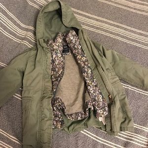 Size 5 girls 2 in 1 jacket!