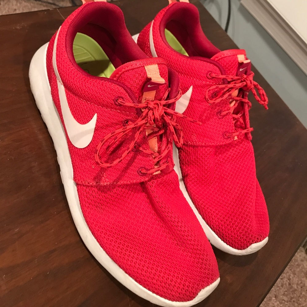 Nike roshe running sneakers