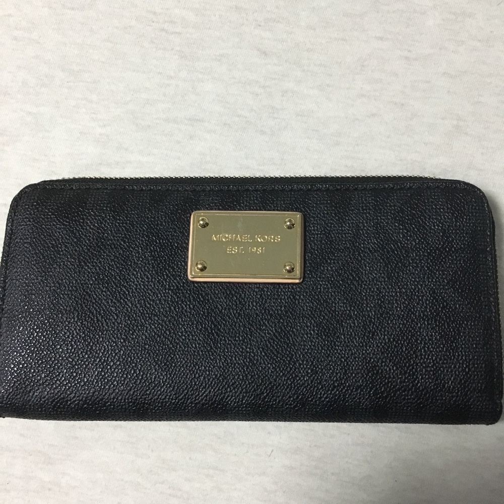 Michael Kors wallet
