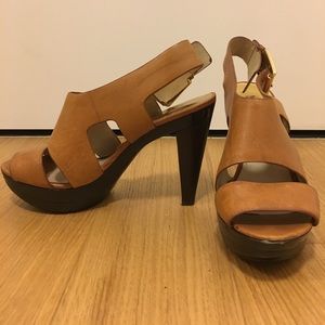Authentic Michael Kors ✨ Carla Platform Heels