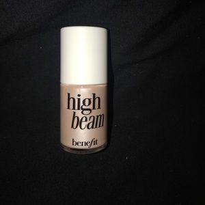 Benefit liquid highlighter