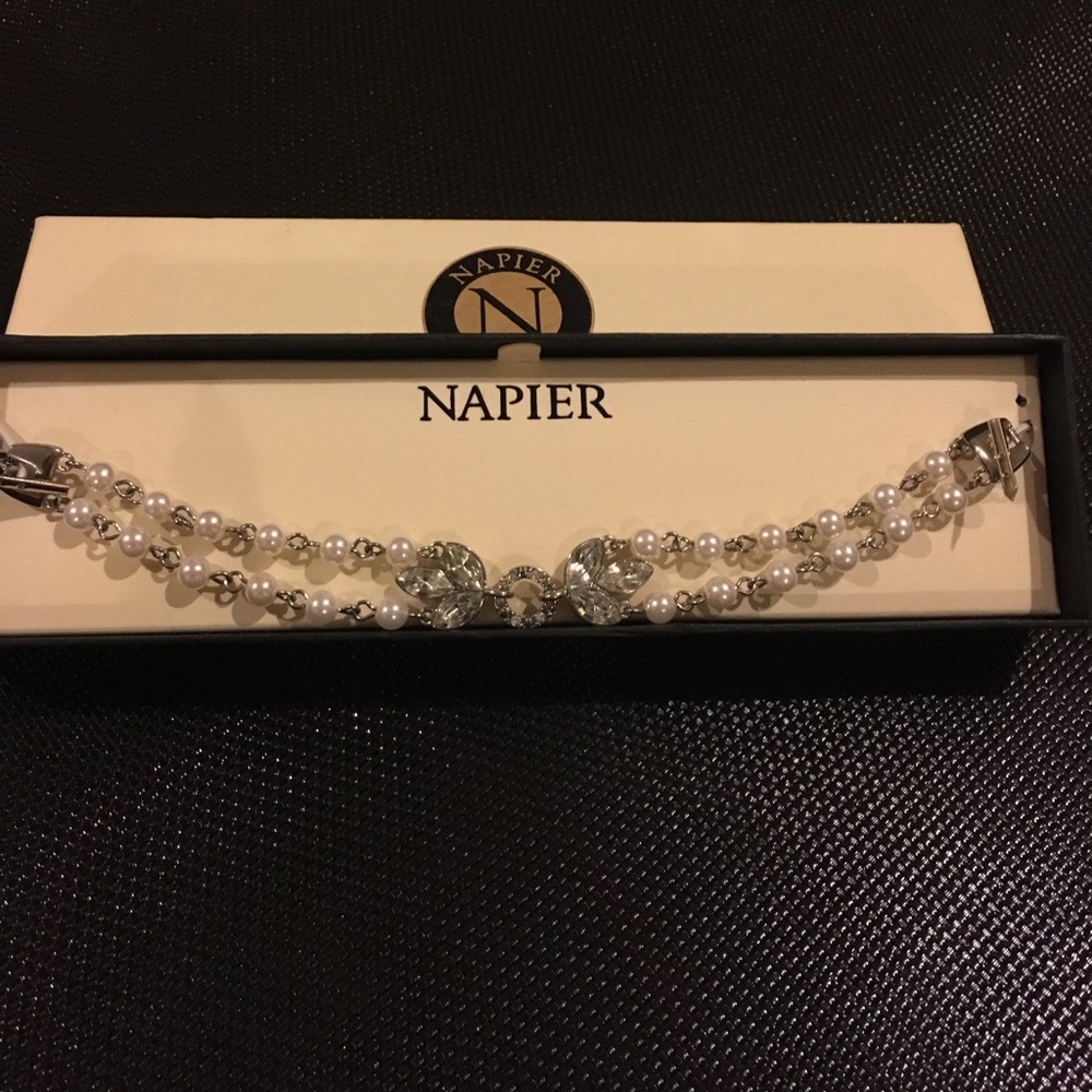 Napier pearl bracelet