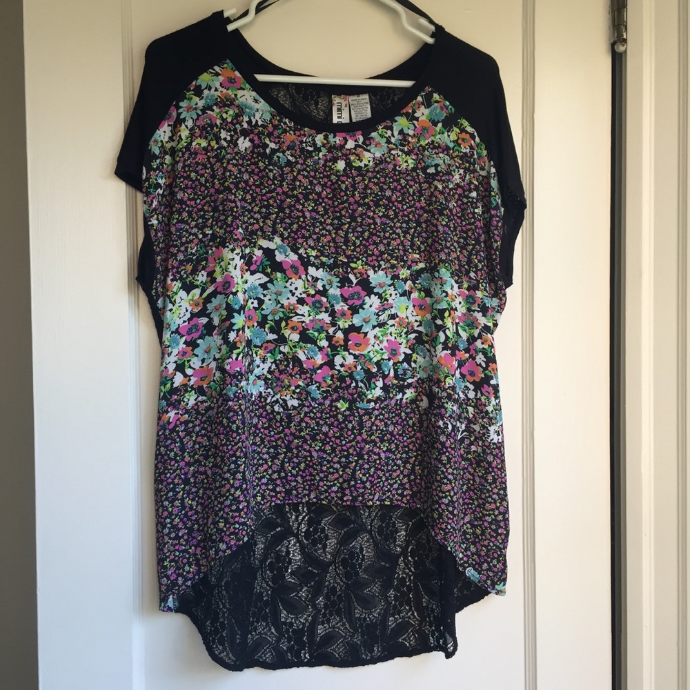 Pretty Floral Hi-low Top with Lace