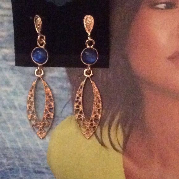 Jewelry - 💢Last one  💢 New blue and gold earrings