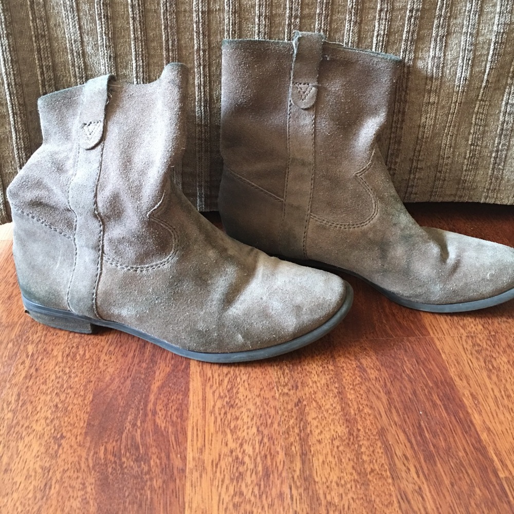 Vince Camuto Suede booties 8.5