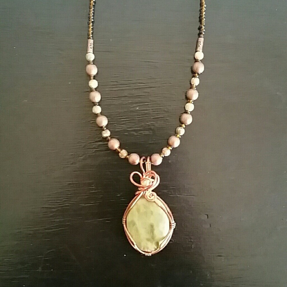 🚫SOLD🚫🌟Handcrafted Jade Necklace - Picture 2 of 4