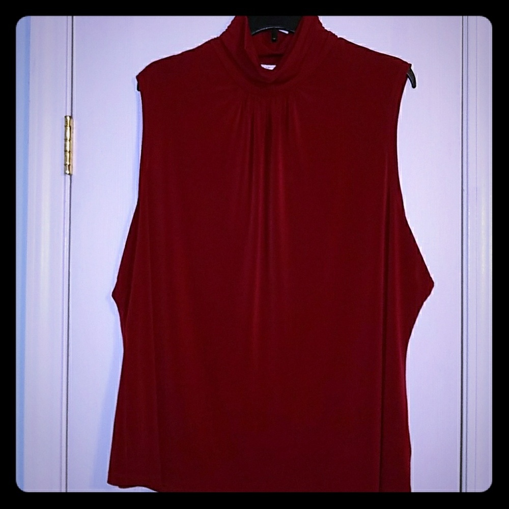 Women's Sleeveless Mockneck Top