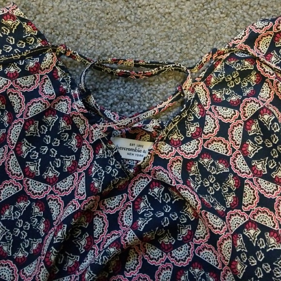 Top - Picture 2 of 4