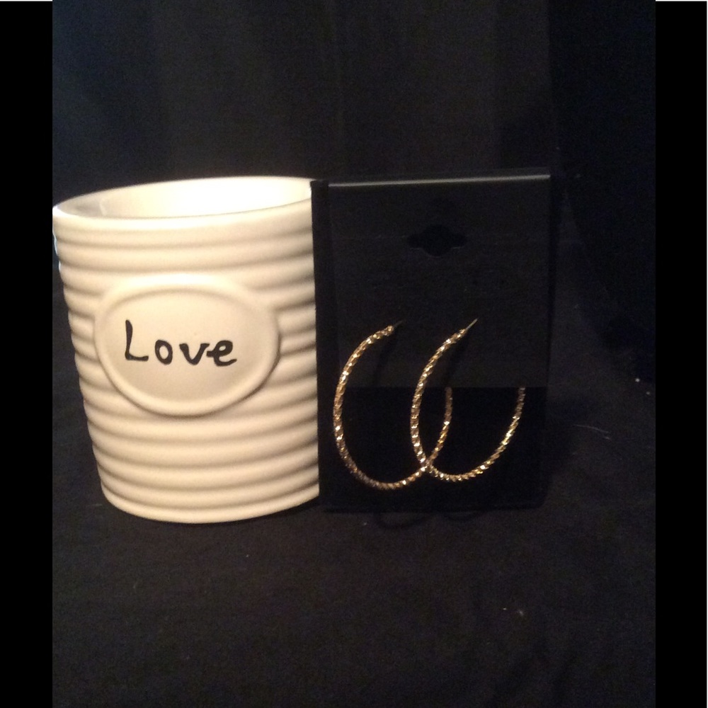 New gold hoops - Picture 1 of 1