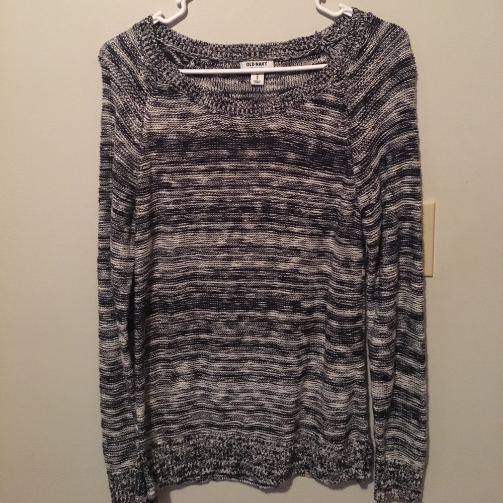🌸2 for $15🌸 Navy blue and white sweater