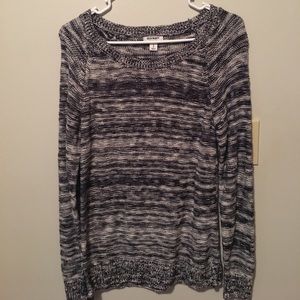 🌸2 for $15🌸 Navy blue and white sweater