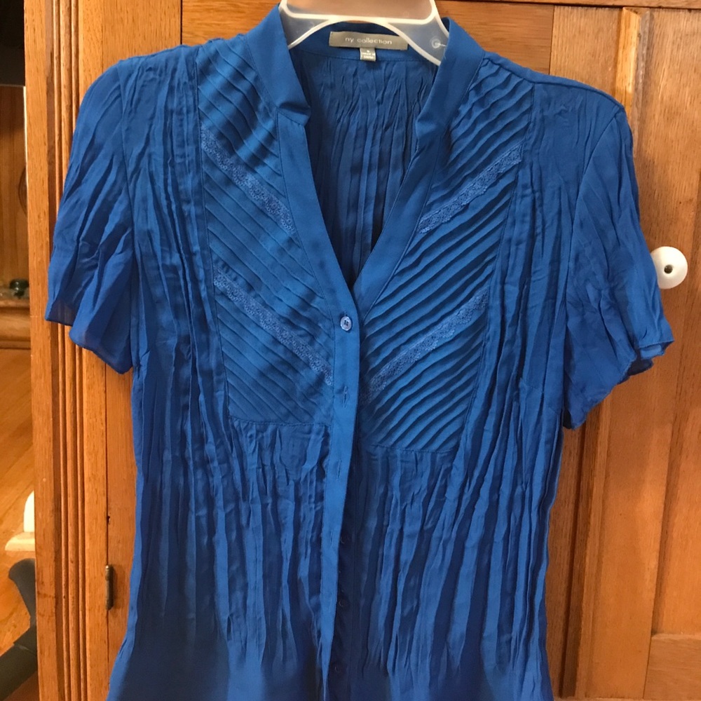 Pretty dress blouse 👚