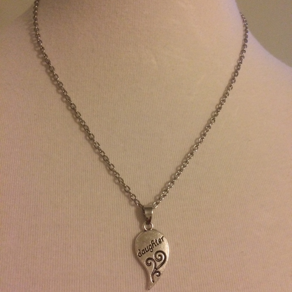 🎁 Set of Mother Daughter Necklaces - Picture 3 of 5