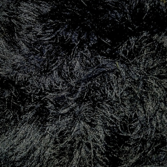 🖤 Plush Winter Scarf #hundredsofscarves - Picture 4 of 4