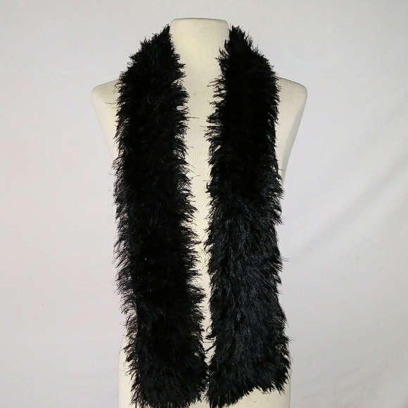 🖤 Plush Winter Scarf #hundredsofscarves - Picture 3 of 4