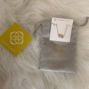 Kendra Scott Jewelry - Kendra Scott Elisa Pendant Necklace Rose Quartz! Kendra Scott Jewelry - Kendra Scott Elisa Pendant Necklace Rose Quartz!