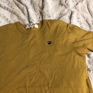 Mustard comme de garçons t shirt