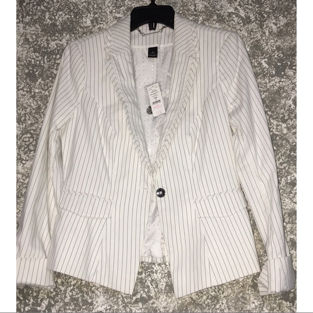 White Blazer, Black Stripe