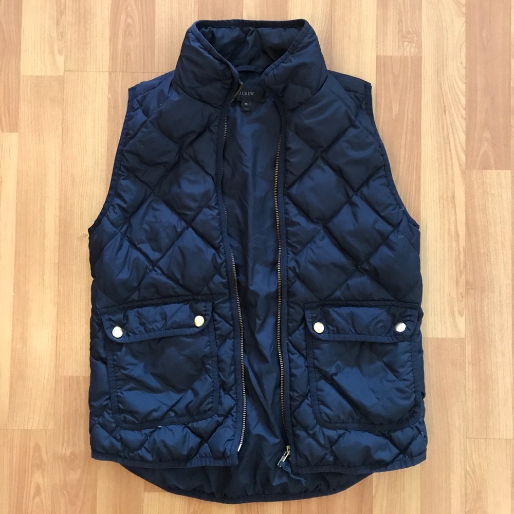 Navy puffer vest