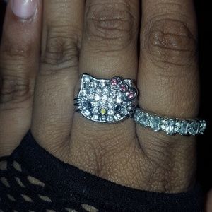 Hello kitty ring