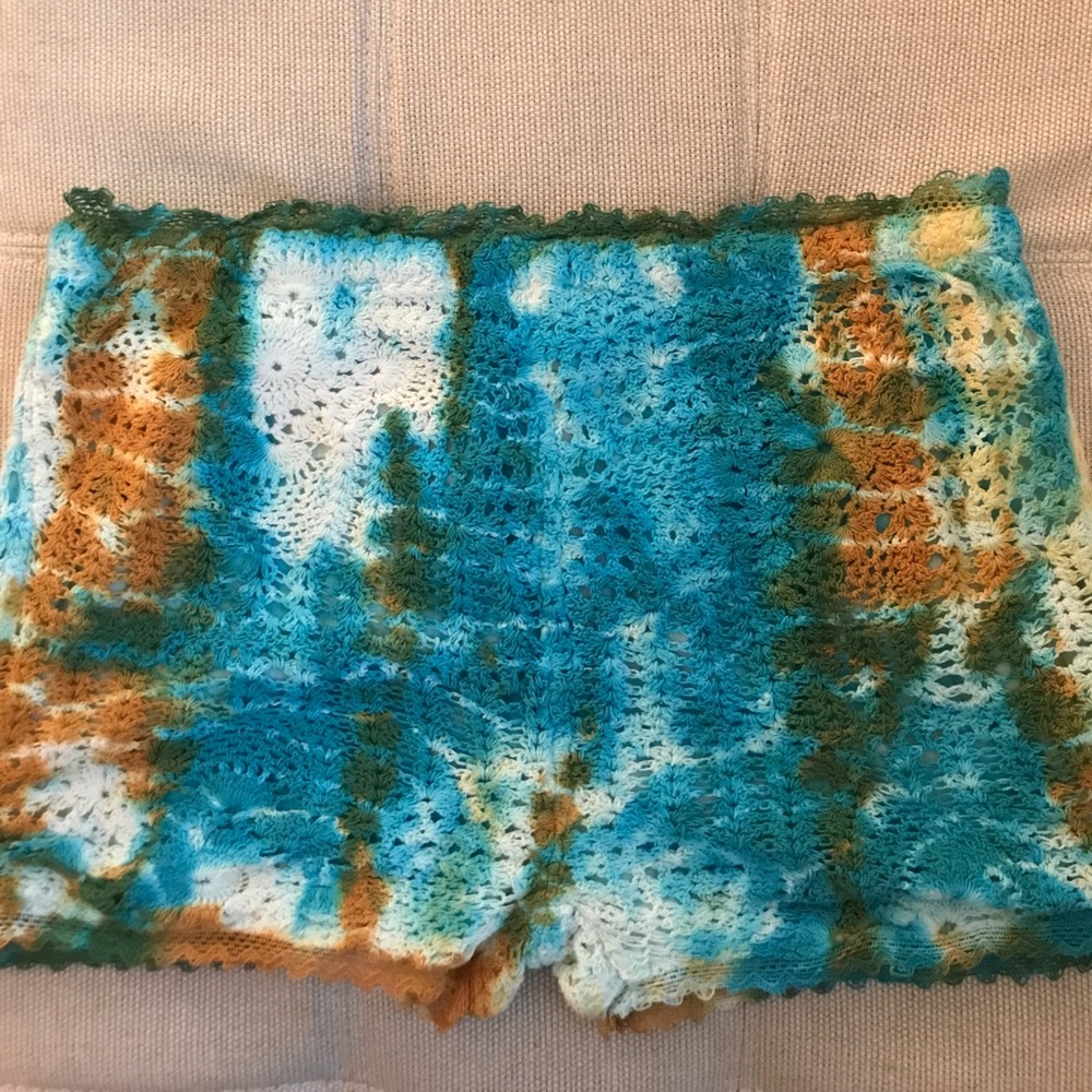 Tye-dye linen shorts.