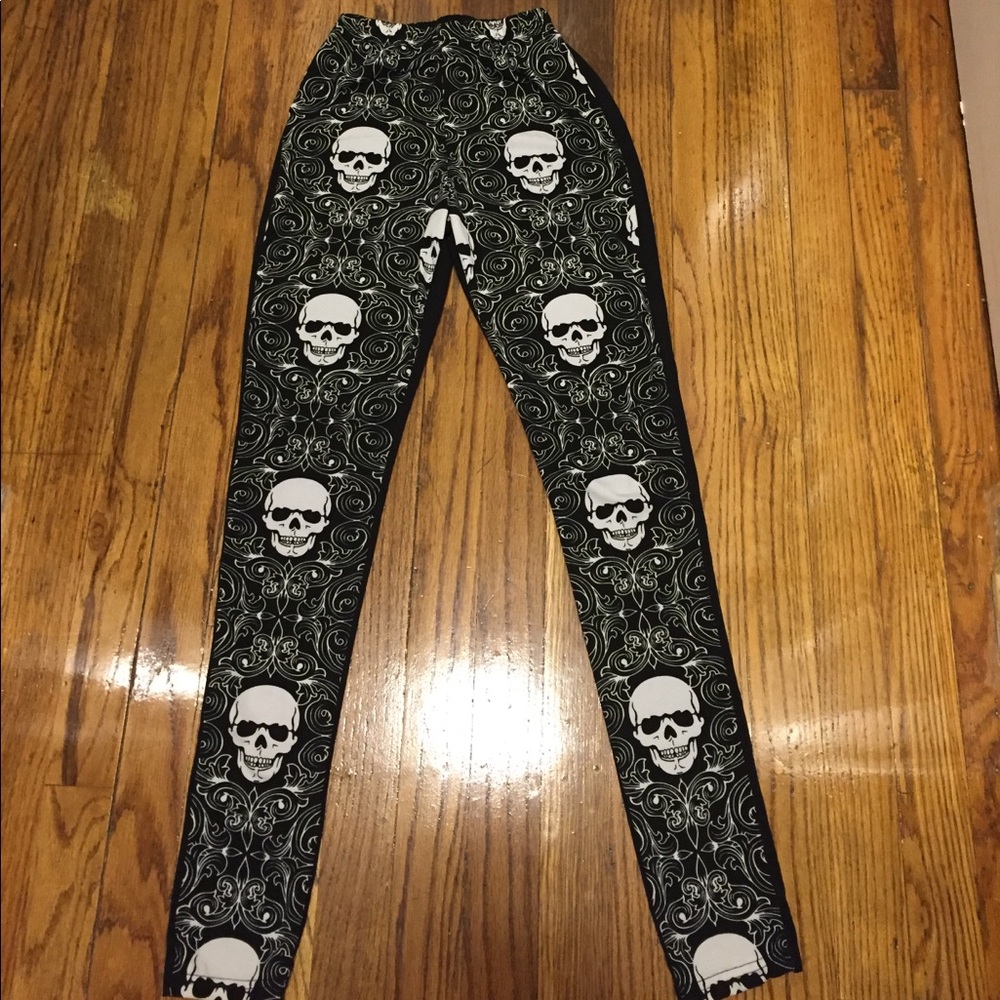 Black Skull Leggings.