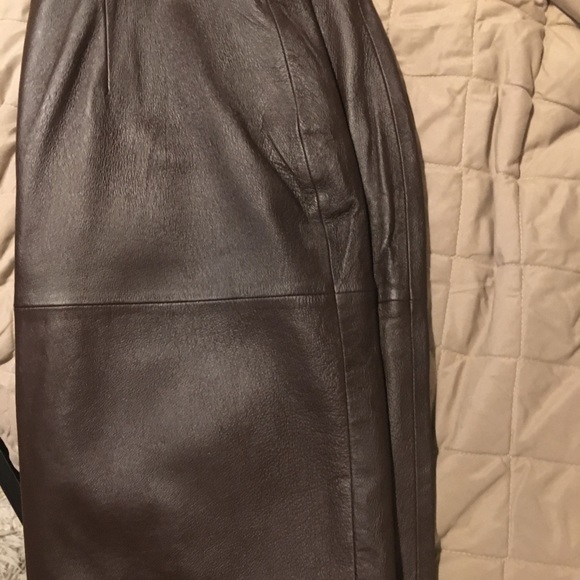 💯mini leather. Too mini for me. - Picture 2 of 6