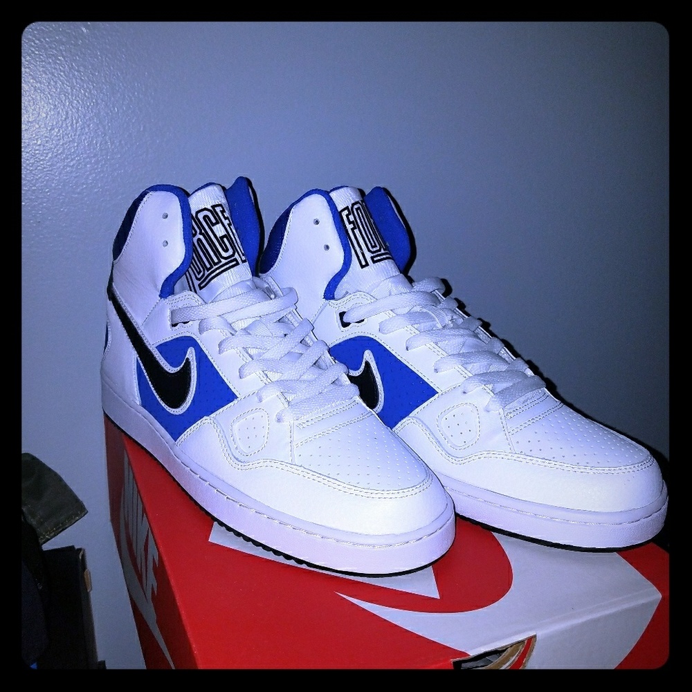 NEW NIKE FORCE MID SIZE 9.5