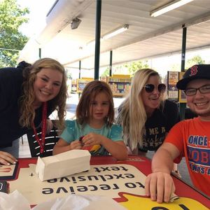 Meet your Posher, Mitzi