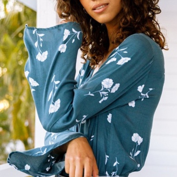 LAST ONE! Bell Sleeve Bodysuit - Picture 2 of 7