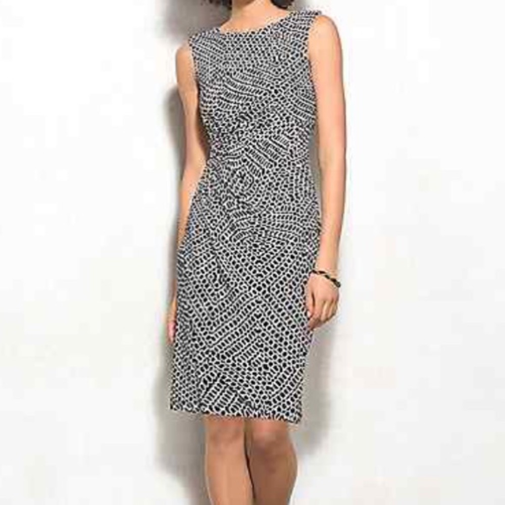 Black and white wrap dress 💚