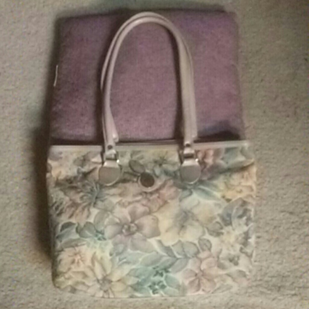 Mitzi Floral Shoulder Bag