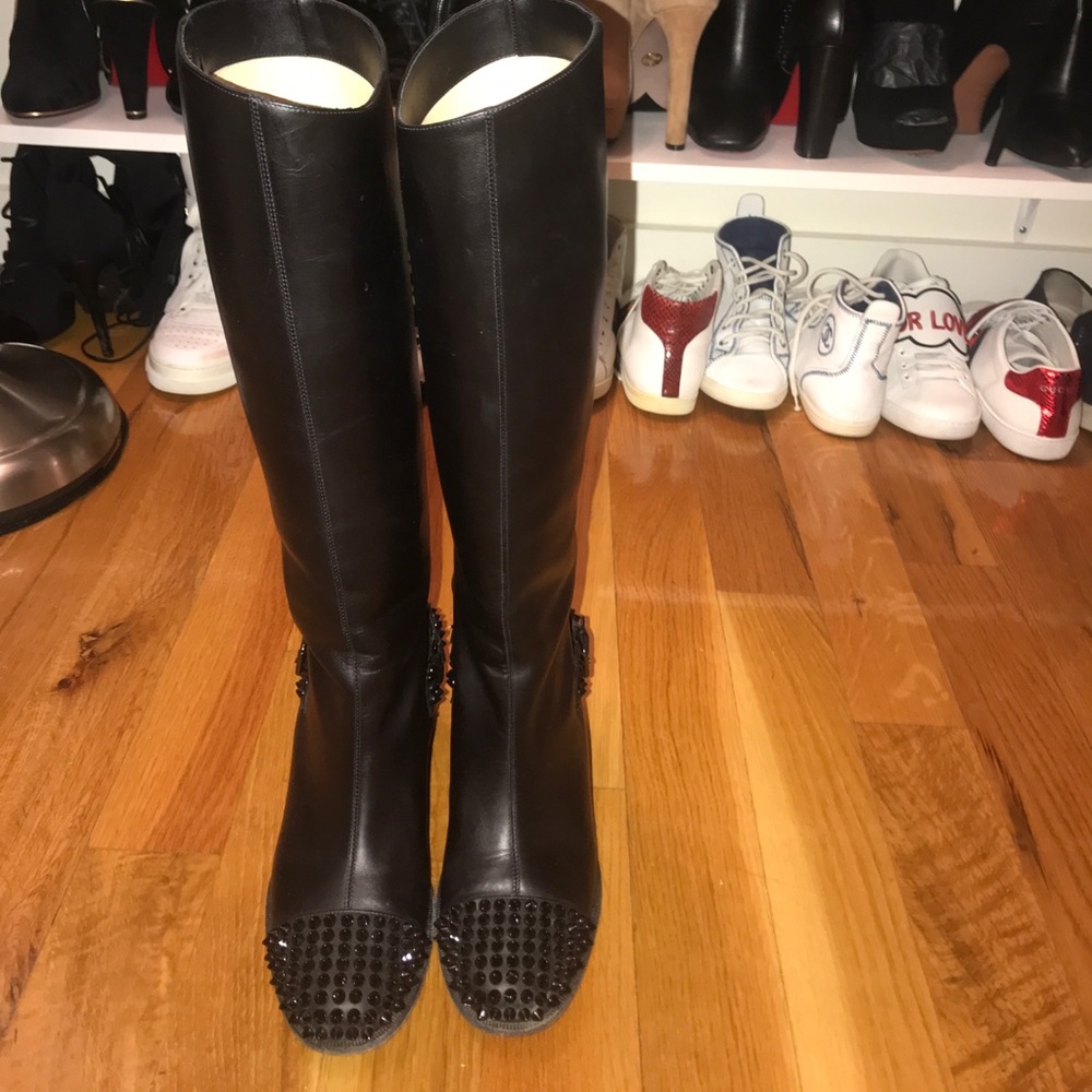Christian Louboutin Egoutina