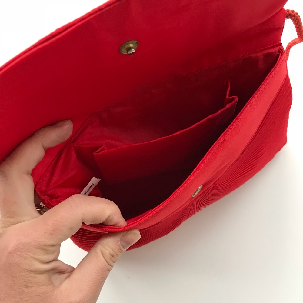 Vintage Classic Red Clutch - Picture 5 of 5