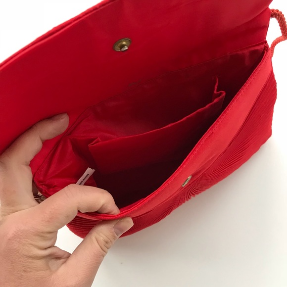 Vintage Classic Red Clutch - Picture 5 of 5