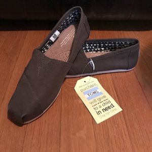 Tom’s women’s classic flat