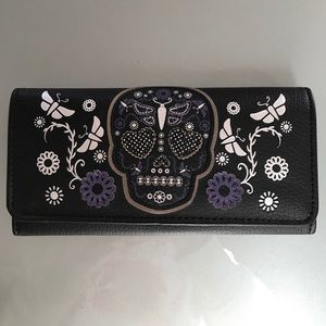 EUC Sugarskull wallet