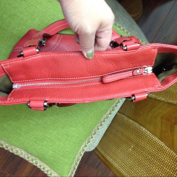 Authentic Coach light red shoulder bag! Buy now! - Picture 4 of 8